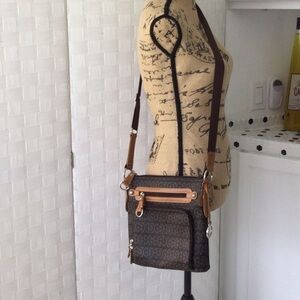 Womens Giani Bernini Crossbody Handbag with 5 compartment color black & brown